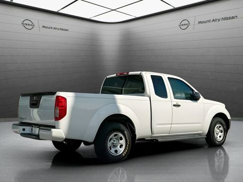 Used 2018 Nissan Frontier S RWD image 4