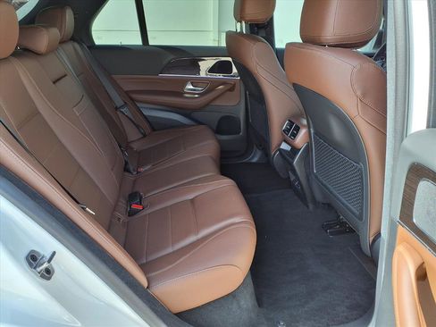 Used 2025 Mercedes-Benz GLE 450e 4MATIC image 13