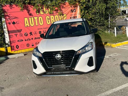 Used 2023 Nissan Kicks S image 2