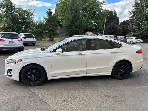Used 2019 Ford Fusion Titanium AWD/4WD image 11
