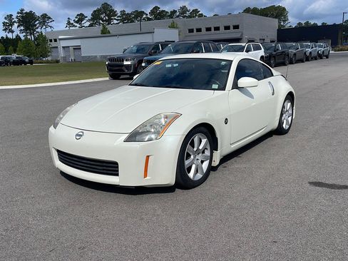 Used 2004 Nissan 350Z Enthusiast w/ Aerodynamics Pkg RWD image 3