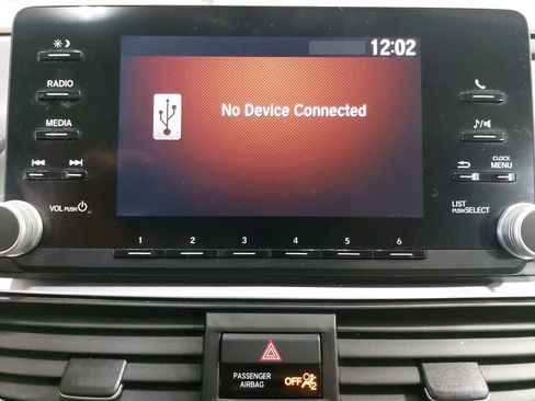 Used 2018 Honda Accord LX image 39