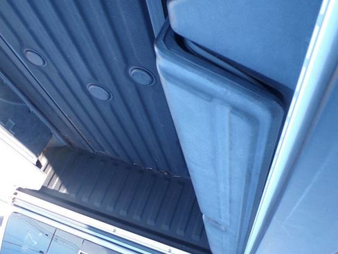 Used 2018 Nissan Titan SL w/ Midnight Edition image 8