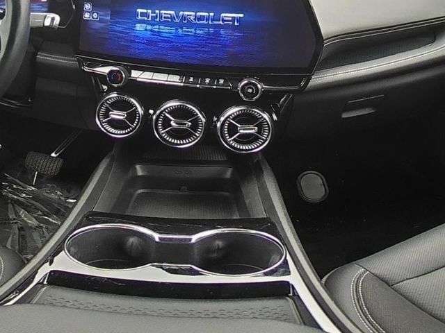 Used 2024 Chevrolet Blazer EV LT AWD/4WD image 32