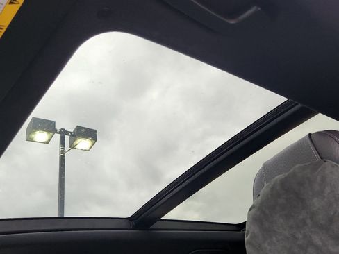 Used 2025 Mercedes-Benz GLS 450 4MATIC image 29