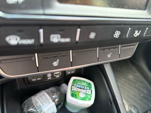 Used 2019 Kia Sorento S image 11