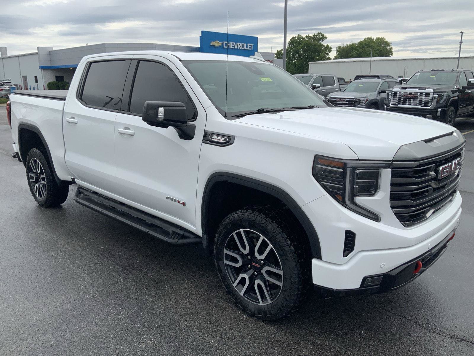 Used 2023 GMC Sierra 1500 AT4 w/ AT4 Premium Package AWD/4WD image 2