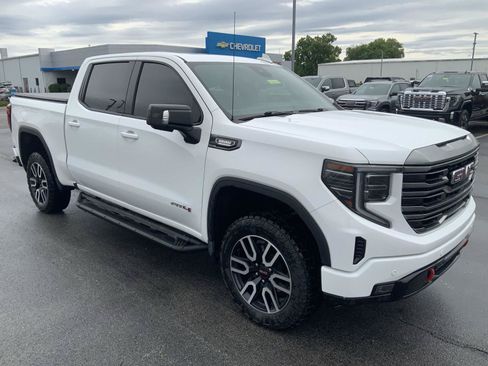 Used 2023 GMC Sierra 1500 AT4 w/ AT4 Premium Package AWD/4WD image 2