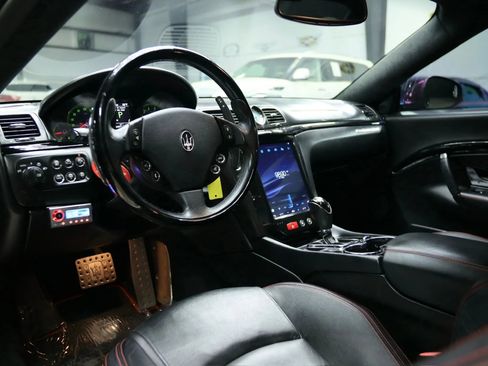 Used 2015 Maserati GranTurismo Sport image 19