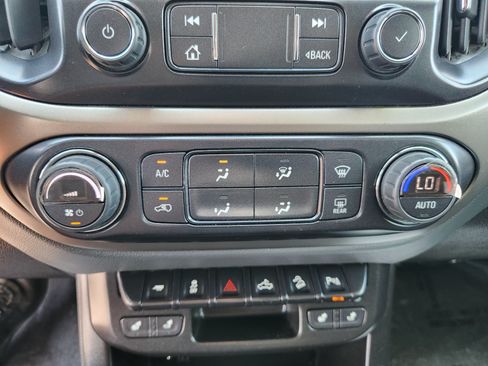 Used 2022 Chevrolet Colorado Z71 AWD/4WD image 27