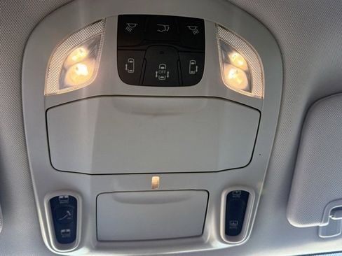 Used 2023 Chrysler Pacifica Limited image 22