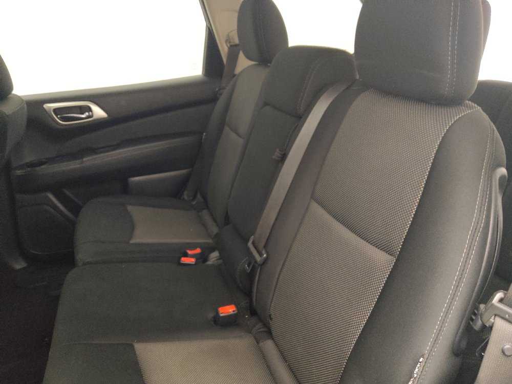Used 2020 Nissan Pathfinder S AWD/4WD image 18