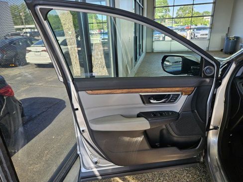 Used 2021 Honda CR-V Touring image 17