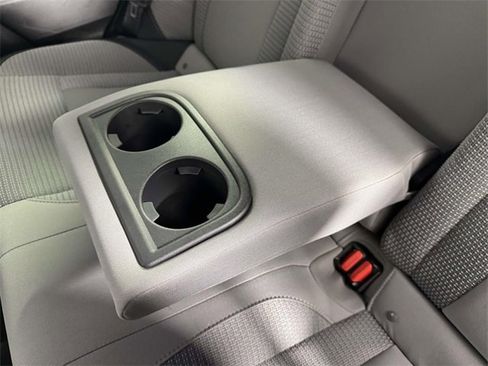 Used 2024 Subaru Outback Premium image 31