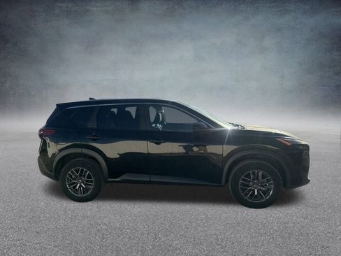 Used 2023 Nissan Rogue S image 37