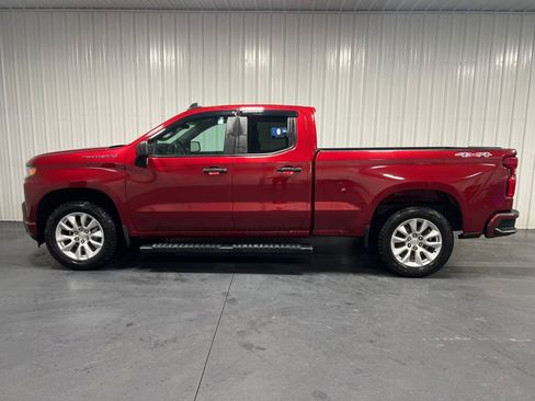 Used 2020 Chevrolet Silverado 1500 Custom w/ Custom Value Package image 16