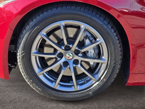 Used 2019 Alfa Romeo Giulia image 7