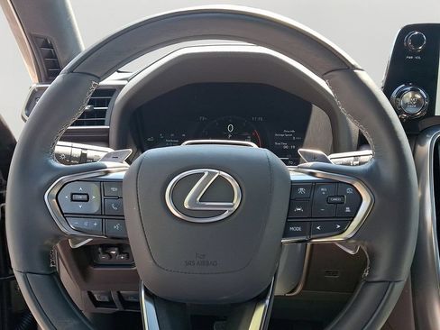 Used 2026 Lexus LX 600 4WD w/ Luxury Package image 21