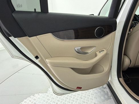 Used 2021 Mercedes-Benz GLC 300 image 22
