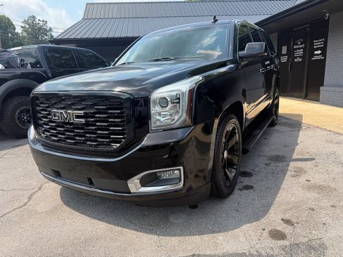 Used 2015 GMC Yukon Denali w/ Premium Package AWD/4WD image 10