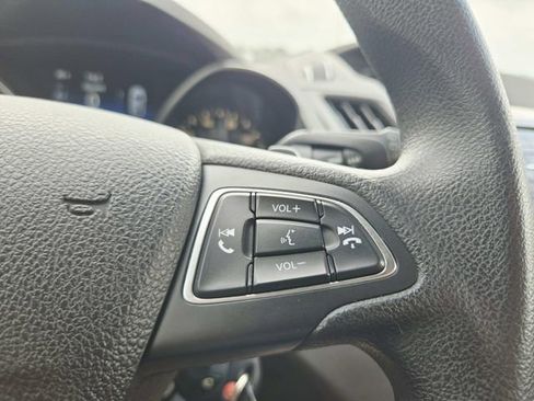 Used 2017 Ford Escape SE FWD image 18