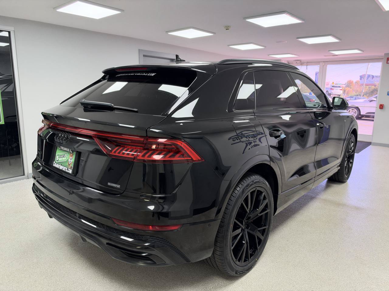 Used 2023 Audi Q8 Prestige w/ Prestige Package AWD/4WD image 3