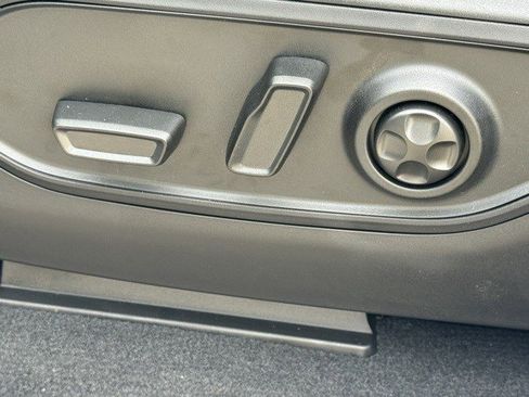 New 2025 Jeep Grand Cherokee Limited image 12