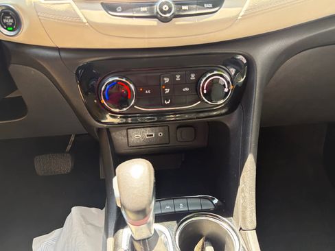 Used 2021 Buick Encore GX Preferred w/ Sport Touring Package FWD image 28