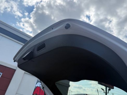 Used 2018 Buick Encore Essence AWD/4WD image 8