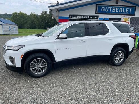 Used 2023 Chevrolet Traverse LT FWD image 1