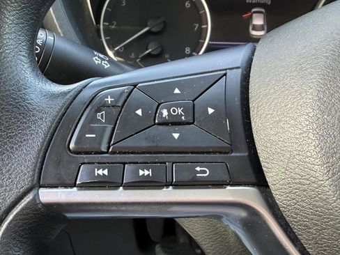 Used 2023 Nissan Sentra SV FWD image 18