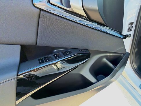 New 2026 BMW X3 xDrive30 w/ Premium Package image 24