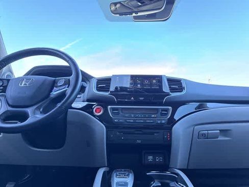 Used 2021 Honda Pilot Touring image 30