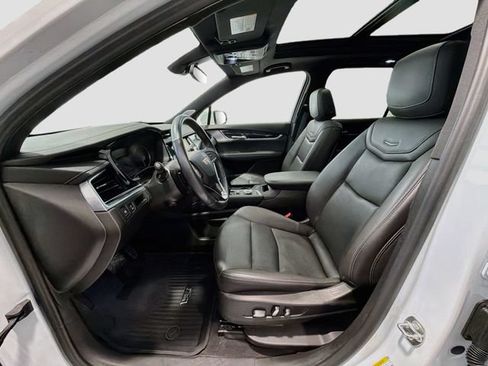 Used 2024 Cadillac XT6 Premium Luxury w/ LPO, Floor Liner Package AWD/4WD image 20