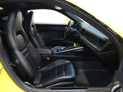 Used 2020 Porsche 911 Carrera 4S w/ Sport Package AWD/4WD image 29