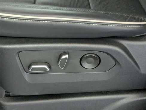 Used 2023 Cadillac Escalade ESV Premium Luxury image 14