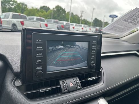 Used 2019 Toyota RAV4 XLE Premium AWD/4WD image 27
