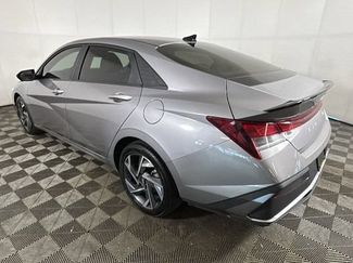 Used 2025 Hyundai Elantra Sport FWD video 4
