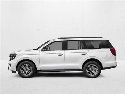 New 2026 Ford Expedition Active image 3