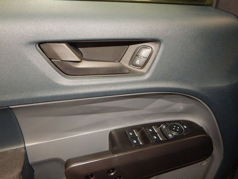 New 2025 Ford Maverick XL image 16