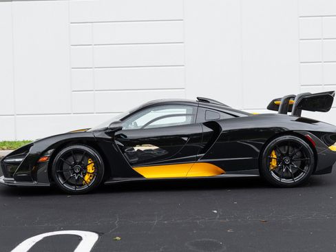 Used 2019 McLaren Senna image 50