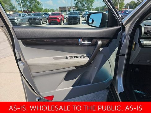 Used 2012 Kia Sorento FWD image 11