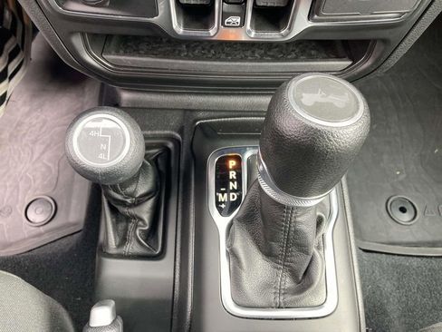 Used 2023 Jeep Wrangler Unlimited Sport image 24