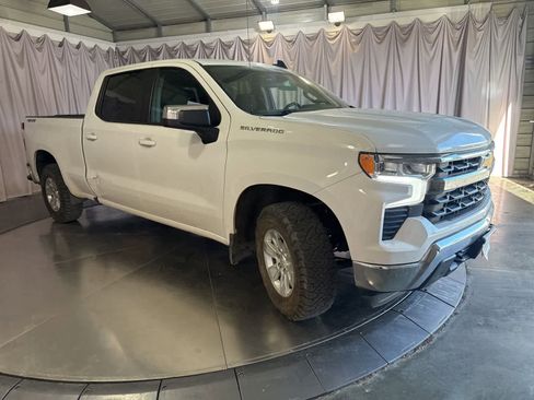 Used 2023 Chevrolet Silverado 1500 LT w/ Protection Package AWD/4WD image 3