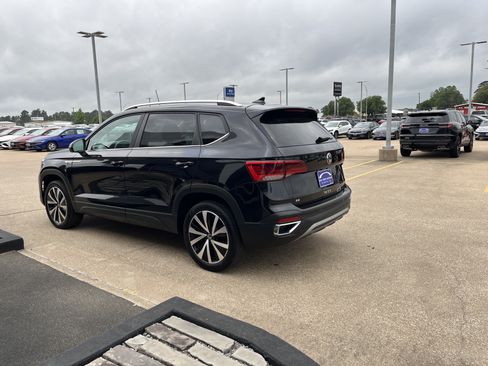 Used 2024 Volkswagen Taos SE FWD image 6