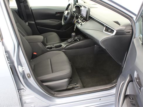 Used 2025 Toyota Corolla LE FWD image 33