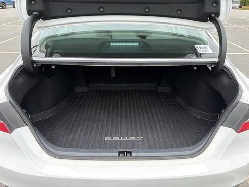 Used 2021 Toyota Camry LE image 18