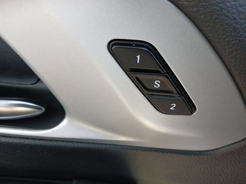Used 2025 Chrysler Pacifica Limited FWD image 50