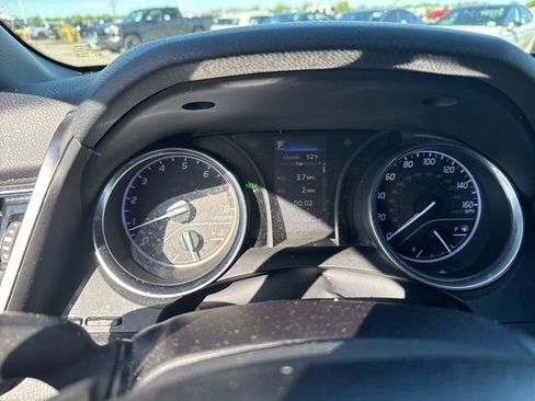 Used 2018 Toyota Camry SE w/ Convenience Package image 6