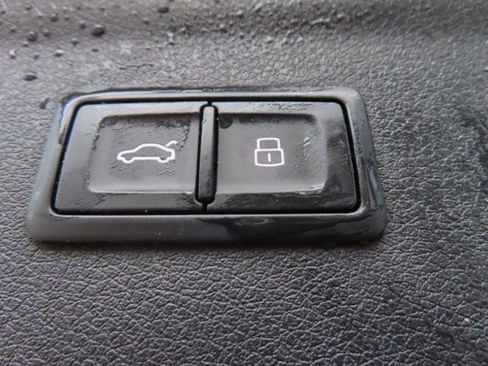 Used 2018 Audi Q3 2.0T Premium w/ Convenience Package image 21